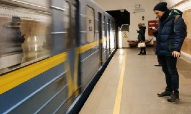 Назвали перші станції метро, на яких запустять 4G інтернет