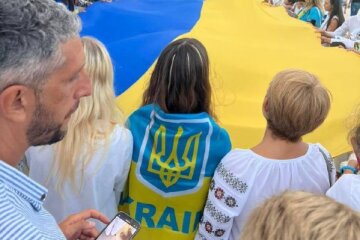 В честь Дня Незалежності українці вийшли на мітинги в містах по усьому світу