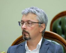 Священники УПЦ МП почали вивозити речі з Лаври – Ткаченко