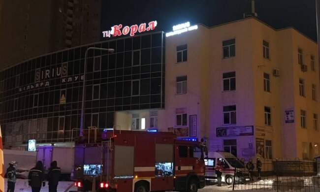 При пожежі в торговому центрі на Троєщині загинула людина