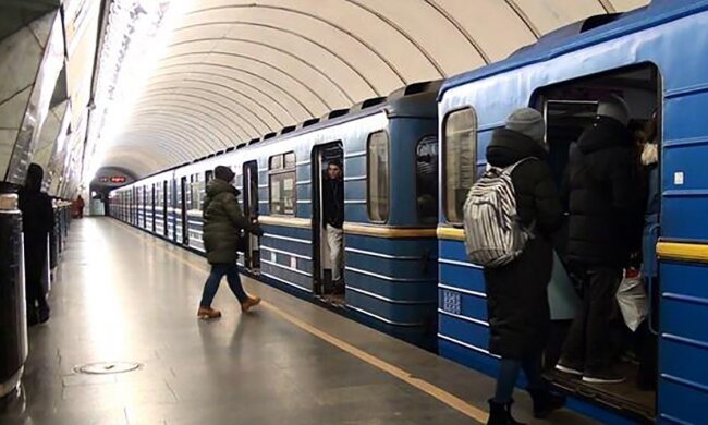 Локдаун скоротив число пасажирів київського метро майже в п’ять разів