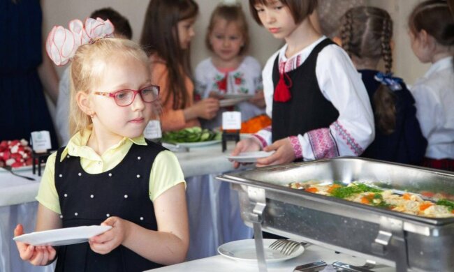 Освіта всупереч атакам: майже 80% шкіл Києва повернулися до очного навчання