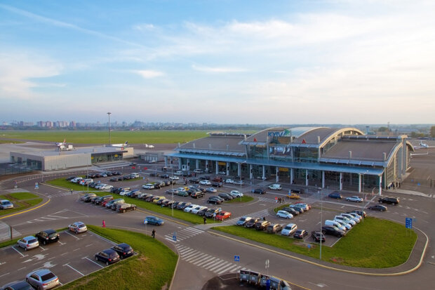 У київському аеропорту “Жуляни” терміново евакуювали пасажирів