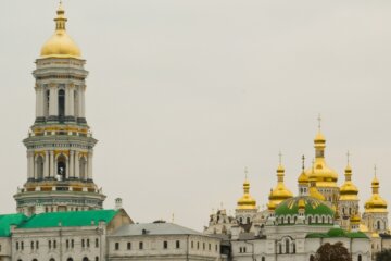 На Великій лаврській дзвіниці щодня лунатиме дзвін на підтримку військовополонених