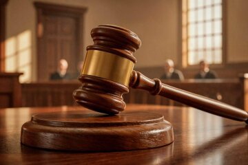 На Київщині судитимуть жінку, яка після смерті дворічного сина сховала його тіло у шафі