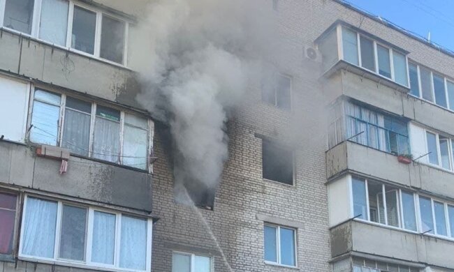 Пожежа в столичній п’ятиповерхівці: одна людина загинула