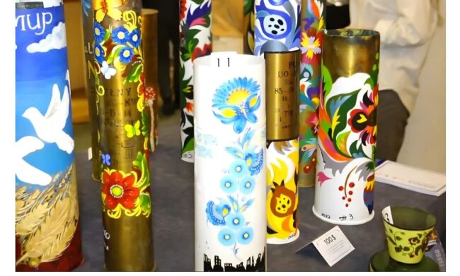 На Київщині артилерійські гільзи перетворять на музейні витвори мистецтва - запрошують усіх охочих