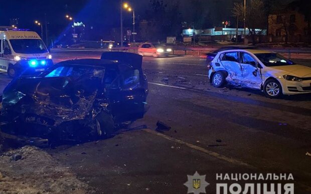 У Києві сталася смертельна ДТП: водійка померла у “швидкій”