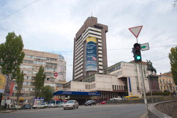 У Києві намагаються здійснити рейдерське захоплення готелю “Експрес”, який має повернутись у власність держави