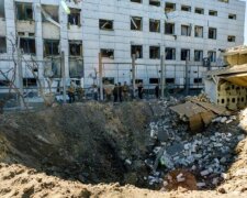 Били ракетами С-300: окупанти зруйнували спортивний комплекс “Локомотив” у Харкові