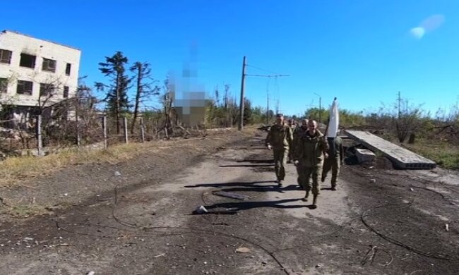 Ще 14 українських захисників повернулись з полону (відео)