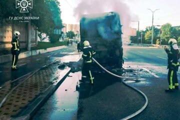 У Києві під час руху загорілась вантажівка - інформація про загиблого водія не відповідає дійсності
