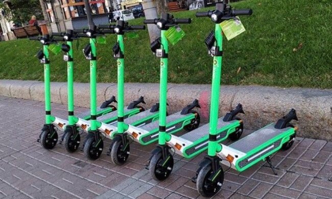 У Києві електросамокати з екологічного транспорту перетворилися на загрозу для пішоходів