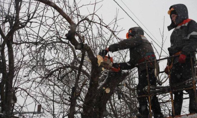 Енергосистема під вогнем: нові атаки рф та 16-годинні відключення