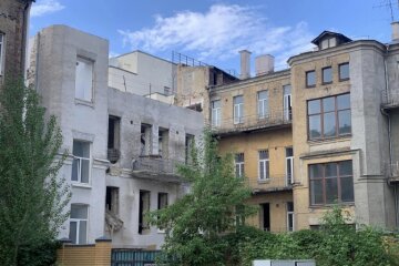 В центрі Києва під виглядом реставрації зносять архітерктурну пам’ятку