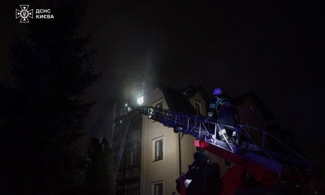 В одному з районів столиці відбулась пожежа у багатоквартирному будинку