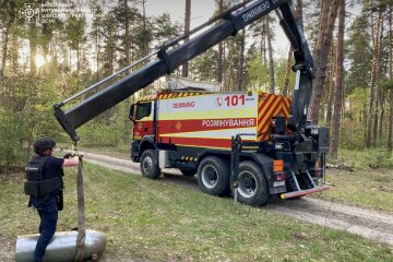 У Київській області виявили та вилучили бойову частину ракети Х-101 — піротехніки ДСНС