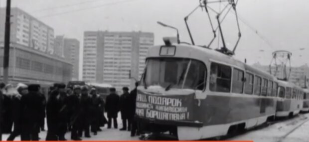 Перший у колишньому СРСР: швидкісному трамваю столиці виповнився 41 рік (відео)