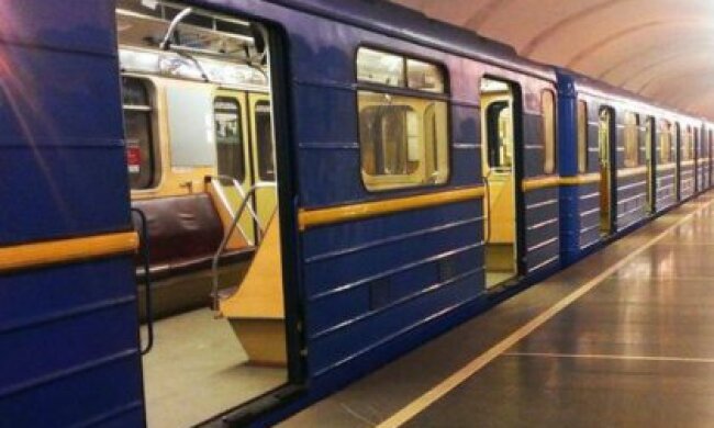 Скільки людей користуються столичним метрополітеном