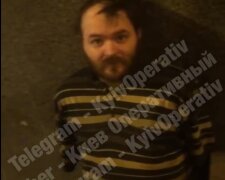 Моментально зцілився: в центрі Києва викрили жебрака “без рук”, відео