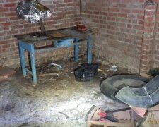 Місце жорстоких знущань: у селі на Харківщині знайшли підвал, де окупанти катували українців