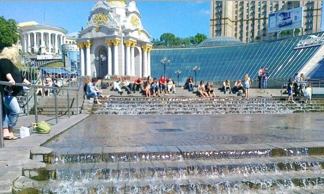 Синоптик спрогнозував, коли Україну накриє довгоочікувана прохолода