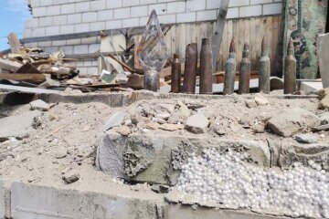 У Мощуні під час демонтажу будинку по вулиці Садовій було виявлено набої великого та малого калібру