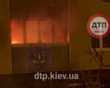 У Києві на Троєщині через гірлянду спалахнула квартира (відео)