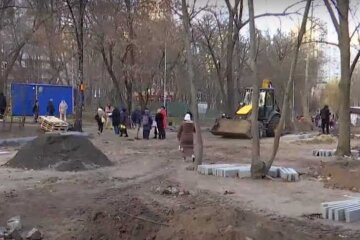 У Києві через протести призупинили будівництво дитячого майданчику