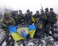 У Маріуполі полк “Азов” знищив техніку , склад боєприпасів і взвод рашистів