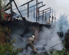 Наслідки негоди на Київщині: блискавка спалила будинок, міста та села знеструмлені