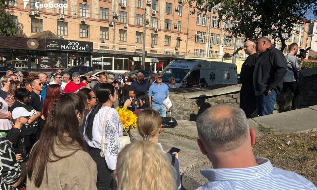 У Києві вшановують пам'ять жертв Бабиного Яру - в столиці люди йдуть Маршем Пам'яті