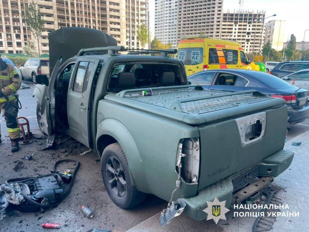 У Києві стався вибух у "камуфляжній" автівці, постраждав власник