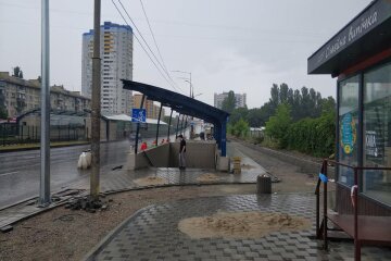 Киян обурив кіоск посеред велодоріжки