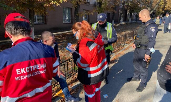 Інспектору з паркування у центрі Києва зламали ніс