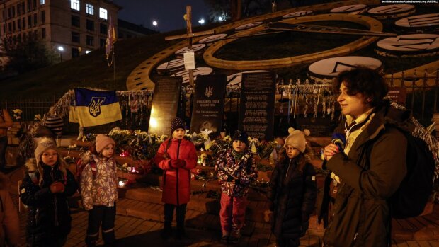 21 листопада ввечері люди зібралися в центрі Києва, щоб згадати початок Революції Гідності