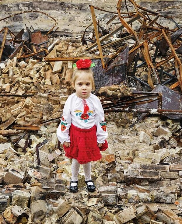 8-річна Людмила написала листа Святому Миколаю — просить подарувати нову школу замість зруйнованої росіянами