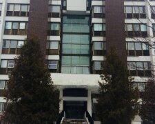 Зарплата без роботи: завідувачка сектору держустанови 7 років виплачувала знайомій бюджетні кошти за фіктивне працевлаштування