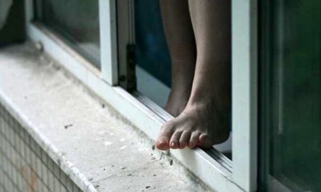 15-річна киянка загинула при падінні з вікна