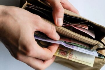 З початку війни більше третини українців мають менший дохід — опитування