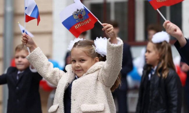 Гроші за мілітаризацію: Кремль впроваджує зарплати для керівників «Юнармії» на Донеччині