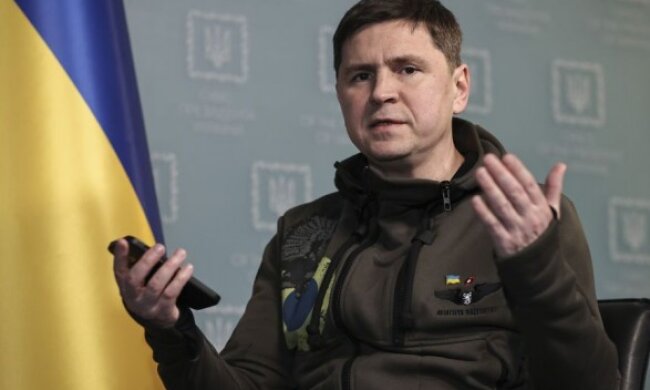 Подоляк пояснив, навіщо російські війська обстрілюють свої міста