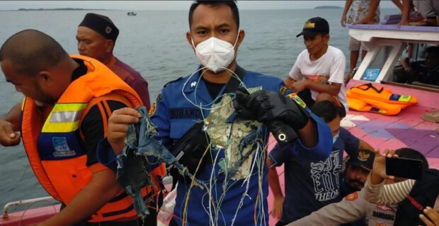 В Індонезії розбився пасажирський авіалайнер
