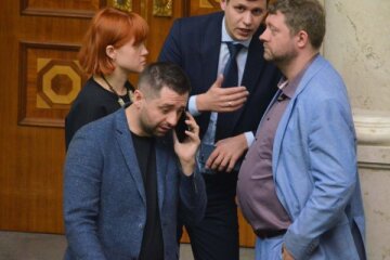 “Слуги народу” хотіли вийти з-під контролю Зеленського