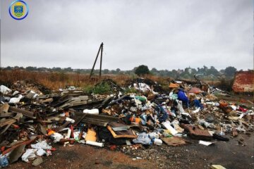 Стало відомо, яку суму витратять, аби прибирати сміттєзвалища у Гостомельський громаді, що виникли внаслідок бойових дій