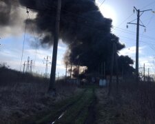 Ракетні удари по залізниці: на Львівщині влучили у тягову підстанцію