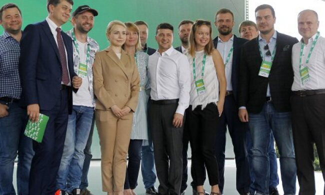 Депутати “Слуги народу” зібралися в Трускавці на навчання