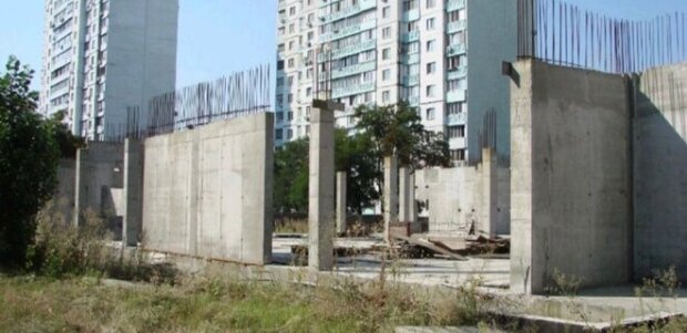 Директор будівельної компанії отримав підозру за недобудований спорткомплекс в Києві