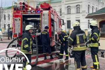 У Києві горить Києво-Печерська лавра: є потерпілий (відео)