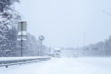 На Київщину насуваються сильні снігопади — у КОВА закликали виконувати рекомендації